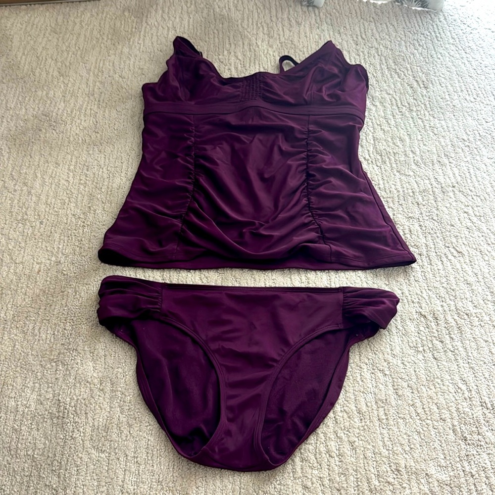 Athleta tankini size 40D/DD maroon two piece bathing suit